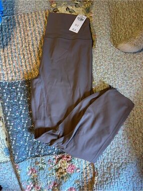 NWT Abercrombie & Fitch YPB M Short Leggings